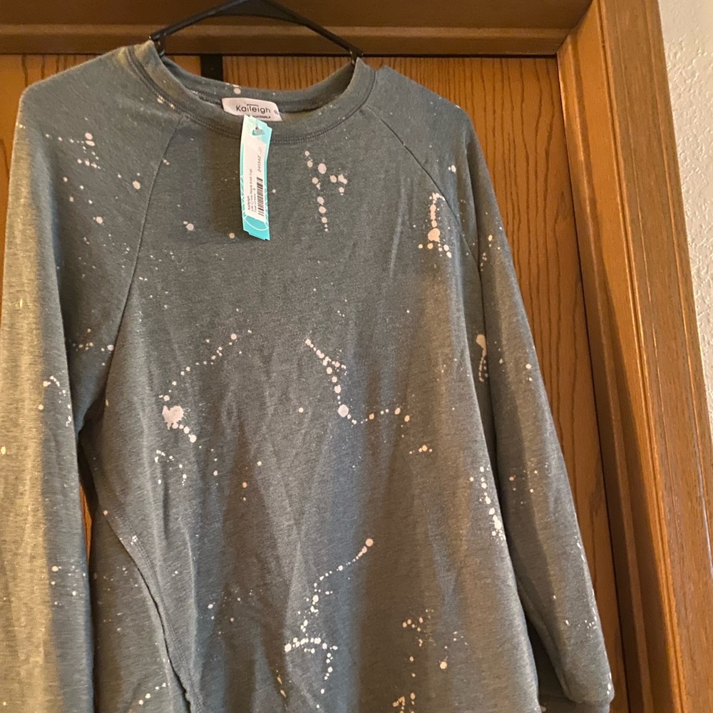 Junior crewneck